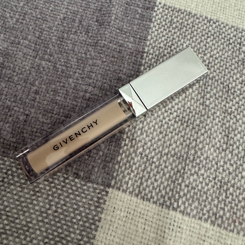 NWOT•GIVENCHY Concealer •TEINT Contour Eyewear